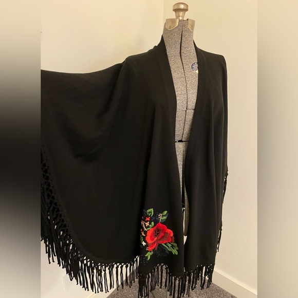 Embroidered Shawl - Picture 4 of 8